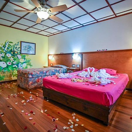 Lands In Love Hotel And Resort Colonia Palmarena Экстерьер фото
